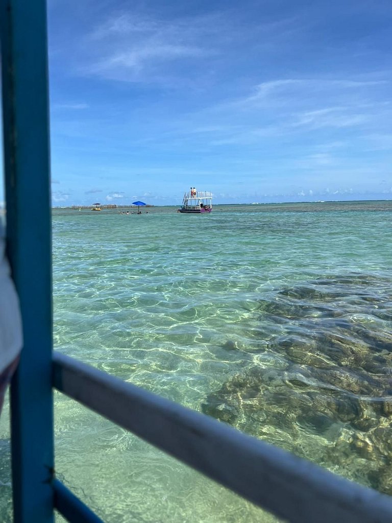 Beira Mar Japaratinga em frente a piscina